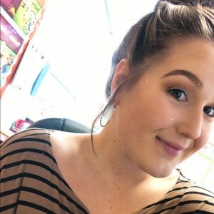 Meet your Posher, Mikayla